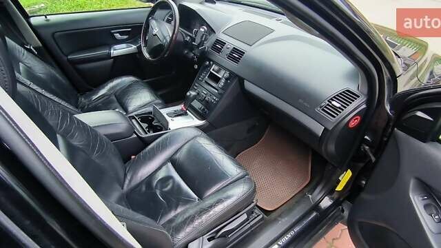 Черный Вольво ХС90, объемом двигателя 2.5 л и пробегом 326 тыс. км за 9500 $, фото 8 на Automoto.ua