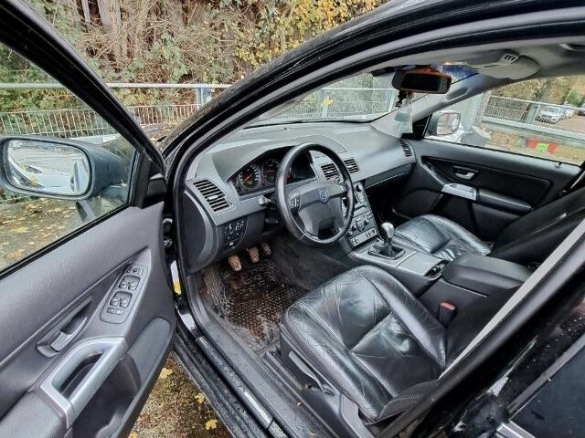 Чорний Вольво ХС90, об'ємом двигуна 2.4 л та пробігом 370 тис. км за 5499 $, фото 5 на Automoto.ua