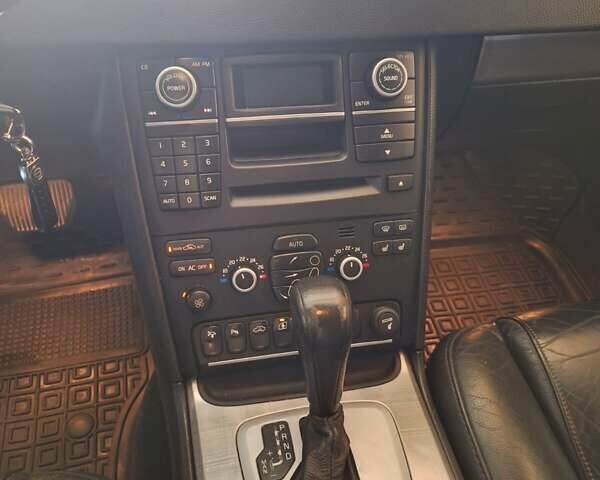 Черный Вольво ХС90, объемом двигателя 2.4 л и пробегом 157 тыс. км за 9700 $, фото 5 на Automoto.ua