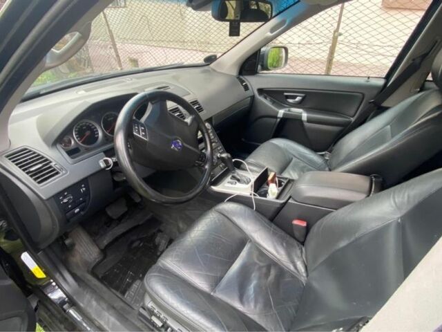 Черный Вольво ХС90, объемом двигателя 2.4 л и пробегом 215 тыс. км за 12000 $, фото 7 на Automoto.ua