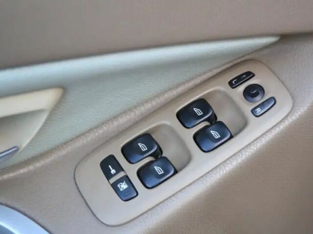 Чорний Вольво ХС90, об'ємом двигуна 0 л та пробігом 340 тис. км за 3264 $, фото 3 на Automoto.ua