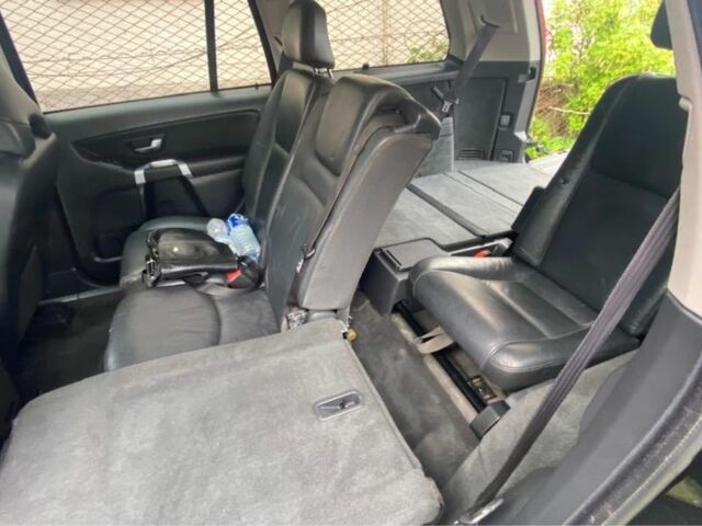 Черный Вольво ХС90, объемом двигателя 2.4 л и пробегом 215 тыс. км за 12000 $, фото 8 на Automoto.ua