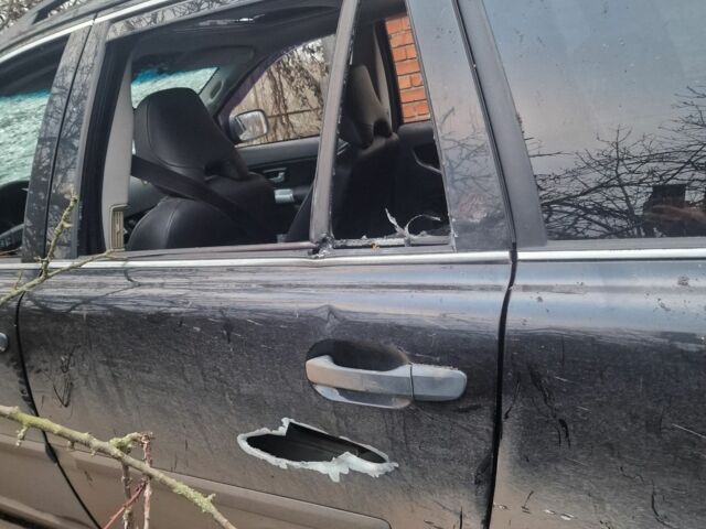 Чорний Вольво ХС90, об'ємом двигуна 2 л та пробігом 400 тис. км за 3000 $, фото 2 на Automoto.ua