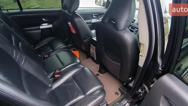 Черный Вольво ХС90, объемом двигателя 2.5 л и пробегом 326 тыс. км за 9500 $, фото 9 на Automoto.ua