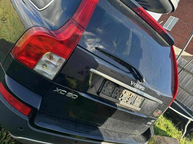 Черный Вольво ХС90, объемом двигателя 2.4 л и пробегом 200 тыс. км за 3333 $, фото 1 на Automoto.ua