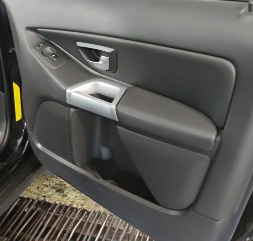 Чорний Вольво ХС90, об'ємом двигуна 2 л та пробігом 270 тис. км за 7300 $, фото 18 на Automoto.ua