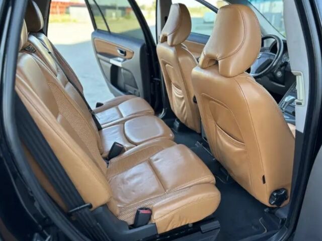 Черный Вольво ХС90, объемом двигателя 0 л и пробегом 274 тыс. км за 3500 $, фото 3 на Automoto.ua