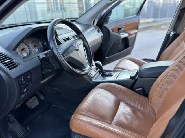 Черный Вольво ХС90, объемом двигателя 0 л и пробегом 274 тыс. км за 3500 $, фото 4 на Automoto.ua