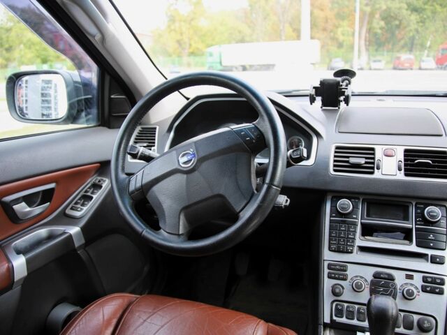 Чорний Вольво ХС90, об'ємом двигуна 2.4 л та пробігом 299 тис. км за 12700 $, фото 10 на Automoto.ua