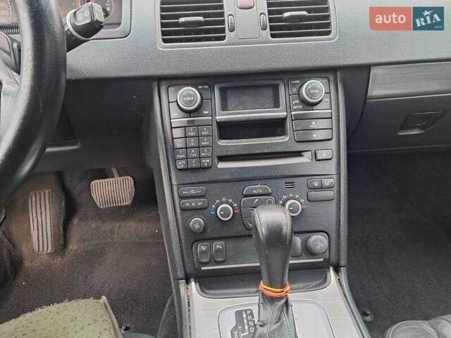 Вольво ХС90 2007 в Коростышеве на Automoto.ua Черный Вольво ХС90, объемом двигателя 3.2 л и пробегом 350 тыс. км за 6000 $, фото 4 на Automoto.ua