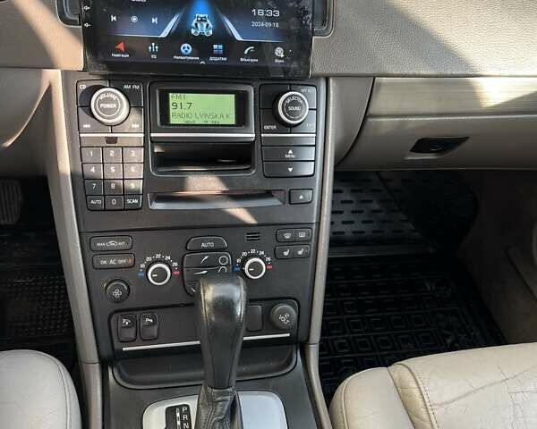 Черный Вольво ХС90, объемом двигателя 2.4 л и пробегом 320 тыс. км за 10500 $, фото 10 на Automoto.ua