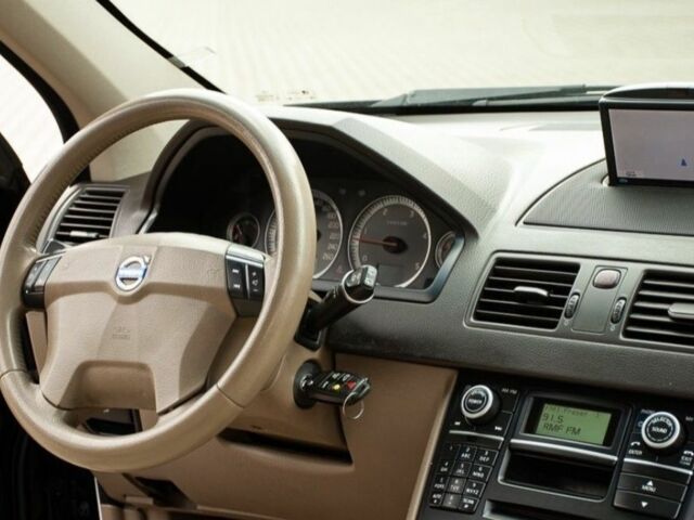 Черный Вольво ХС90, объемом двигателя 2.4 л и пробегом 210 тыс. км за 3333 $, фото 4 на Automoto.ua