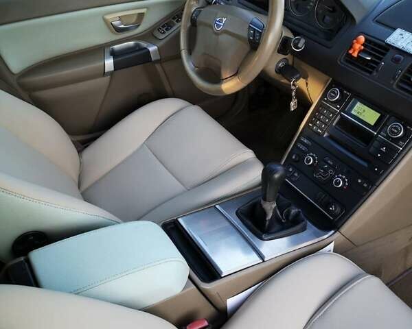 Черный Вольво ХС90, объемом двигателя 2.4 л и пробегом 276 тыс. км за 9800 $, фото 8 на Automoto.ua