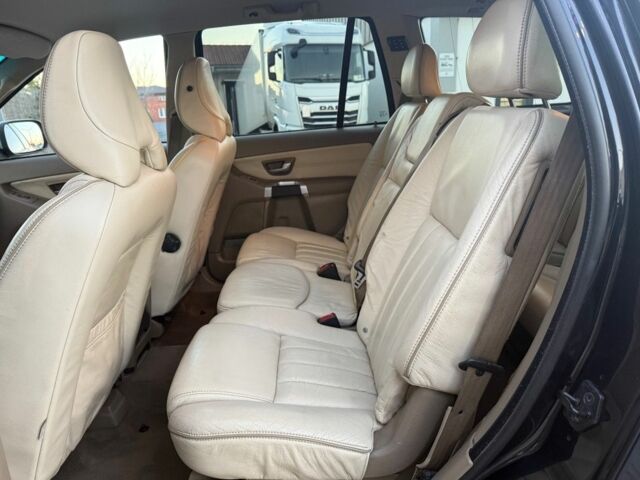 Черный Вольво ХС90, объемом двигателя 2.4 л и пробегом 259 тыс. км за 2700 $, фото 10 на Automoto.ua