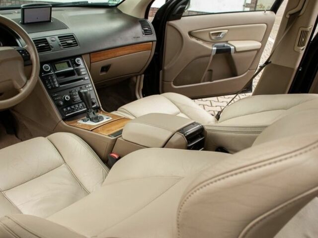 Черный Вольво ХС90, объемом двигателя 2.4 л и пробегом 210 тыс. км за 3333 $, фото 6 на Automoto.ua