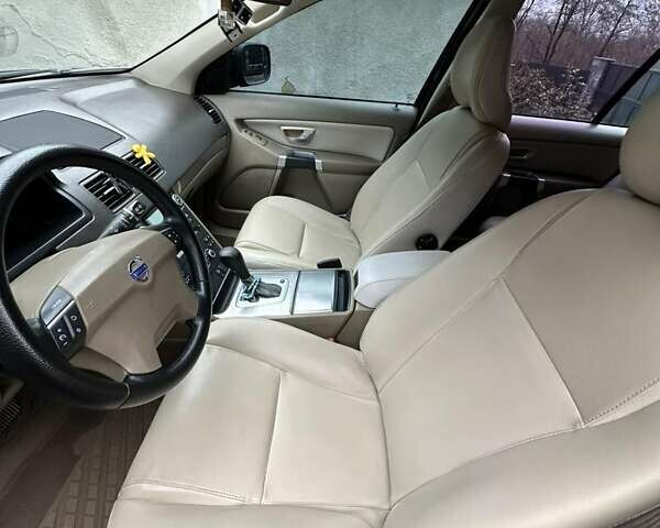 Чорний Вольво ХС90, об'ємом двигуна 2.4 л та пробігом 422 тис. км за 11500 $, фото 14 на Automoto.ua