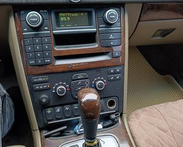 Черный Вольво ХС90, объемом двигателя 2.4 л и пробегом 317 тыс. км за 11900 $, фото 16 на Automoto.ua