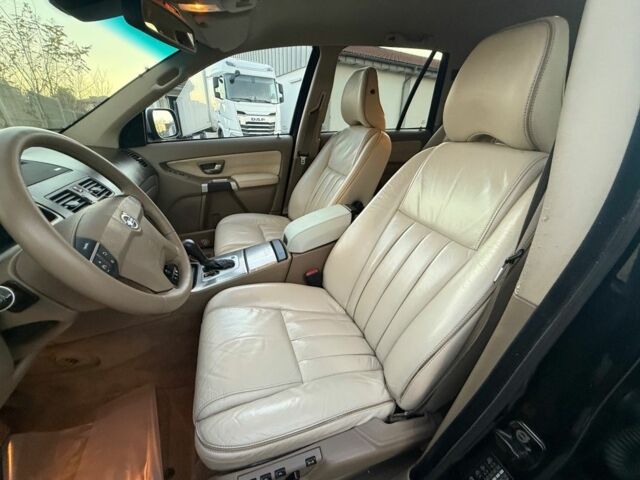 Черный Вольво ХС90, объемом двигателя 2.4 л и пробегом 259 тыс. км за 2700 $, фото 8 на Automoto.ua