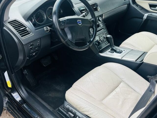 Чорний Вольво ХС90, об'ємом двигуна 2.4 л та пробігом 295 тис. км за 7700 $, фото 6 на Automoto.ua