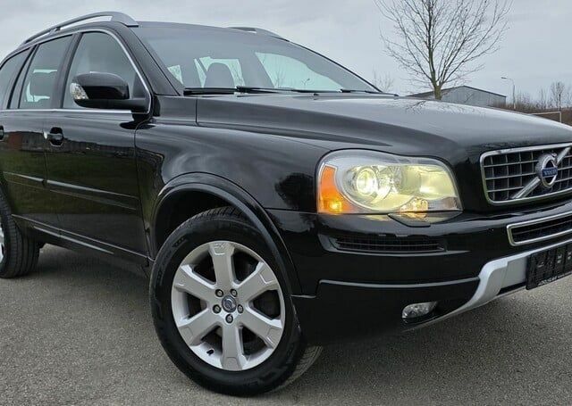 Чорний Вольво ХС90, об'ємом двигуна 2.4 л та пробігом 200 тис. км за 3900 $, фото 5 на Automoto.ua