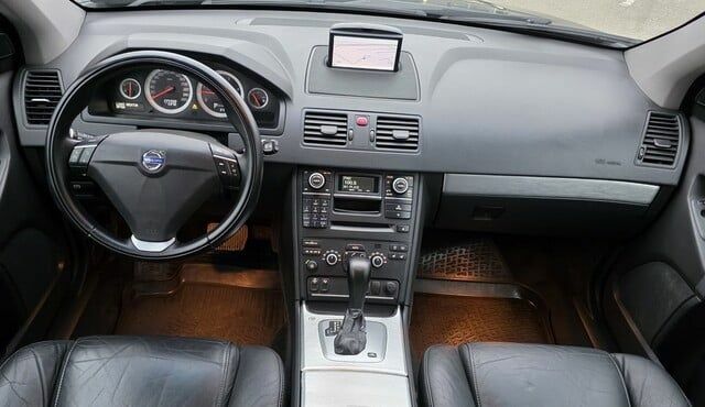 Чорний Вольво ХС90, об'ємом двигуна 2.4 л та пробігом 200 тис. км за 3900 $, фото 9 на Automoto.ua