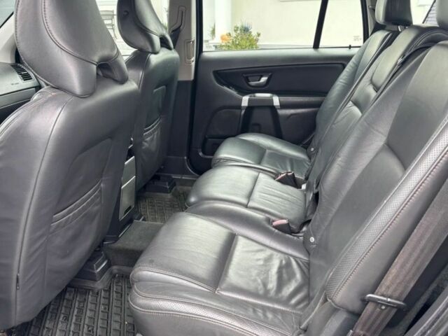 Черный Вольво ХС90, объемом двигателя 2.4 л и пробегом 246 тыс. км за 3650 $, фото 6 на Automoto.ua