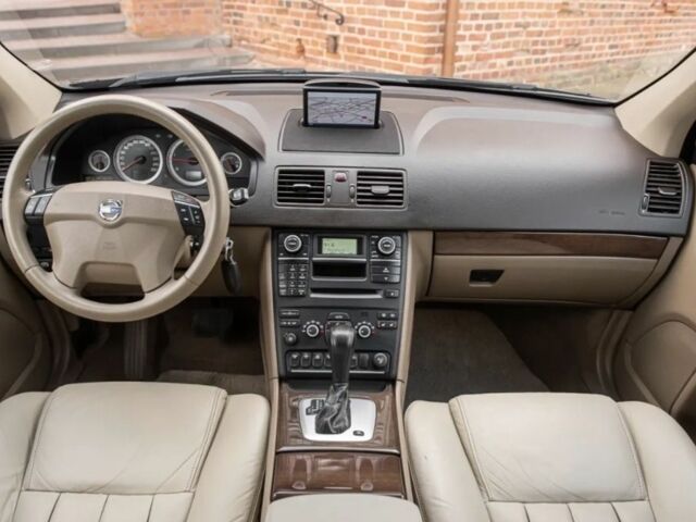 Чорний Вольво ХС90, об'ємом двигуна 2.4 л та пробігом 243 тис. км за 4600 $, фото 5 на Automoto.ua