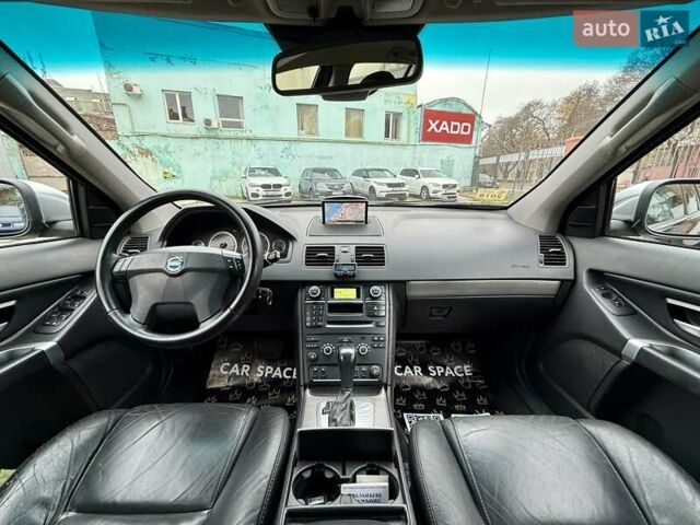 Черный Вольво ХС90, объемом двигателя 2.5 л и пробегом 210 тыс. км за 10999 $, фото 16 на Automoto.ua