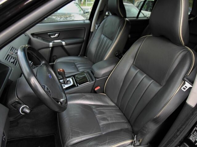 Черный Вольво ХС90, объемом двигателя 2.4 л и пробегом 240 тыс. км за 4150 $, фото 6 на Automoto.ua