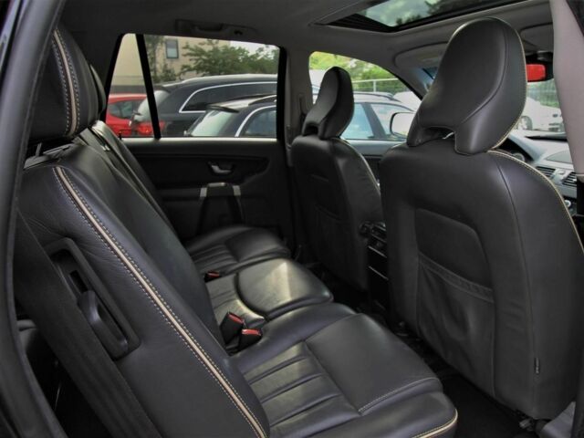 Черный Вольво ХС90, объемом двигателя 2.4 л и пробегом 240 тыс. км за 4150 $, фото 7 на Automoto.ua