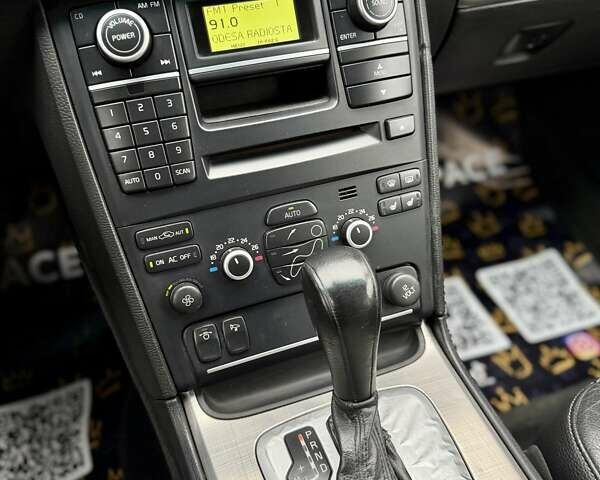 Черный Вольво ХС90, объемом двигателя 2.5 л и пробегом 210 тыс. км за 10999 $, фото 23 на Automoto.ua