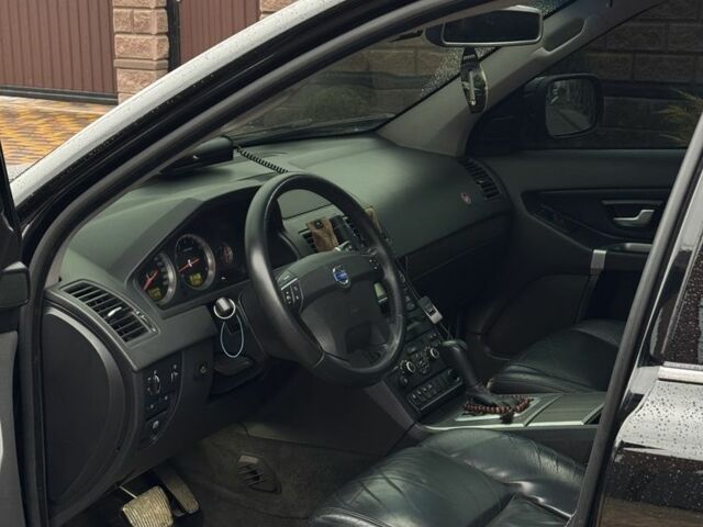 Чорний Вольво ХС90, об'ємом двигуна 3.2 л та пробігом 213 тис. км за 14700 $, фото 5 на Automoto.ua