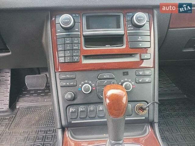 Чорний Вольво ХС90, об'ємом двигуна 2.4 л та пробігом 220 тис. км за 17990 $, фото 24 на Automoto.ua