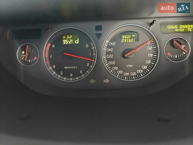 Чорний Вольво ХС90, об'ємом двигуна 2.52 л та пробігом 140 тис. км за 12500 $, фото 5 на Automoto.ua