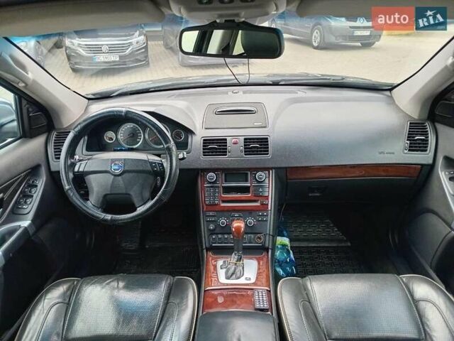 Чорний Вольво ХС90, об'ємом двигуна 2.4 л та пробігом 220 тис. км за 17990 $, фото 18 на Automoto.ua