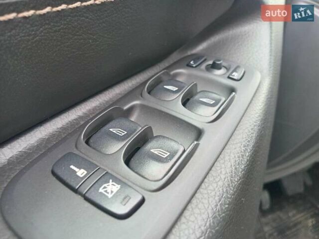 Чорний Вольво ХС90, об'ємом двигуна 2.4 л та пробігом 220 тис. км за 17990 $, фото 27 на Automoto.ua
