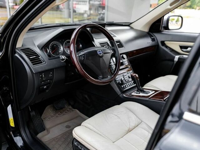 Черный Вольво ХС90, объемом двигателя 2.4 л и пробегом 215 тыс. км за 3572 $, фото 4 на Automoto.ua