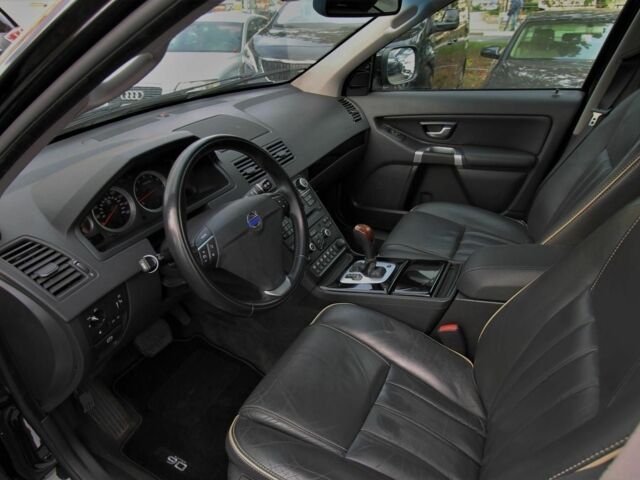 Черный Вольво ХС90, объемом двигателя 2.4 л и пробегом 240 тыс. км за 4150 $, фото 5 на Automoto.ua