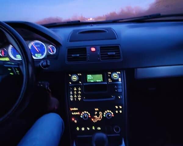 Черный Вольво ХС90, объемом двигателя 2.4 л и пробегом 305 тыс. км за 18000 $, фото 7 на Automoto.ua