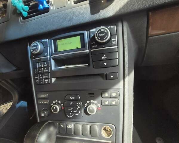 Чорний Вольво ХС90, об'ємом двигуна 2.4 л та пробігом 293 тис. км за 15400 $, фото 7 на Automoto.ua