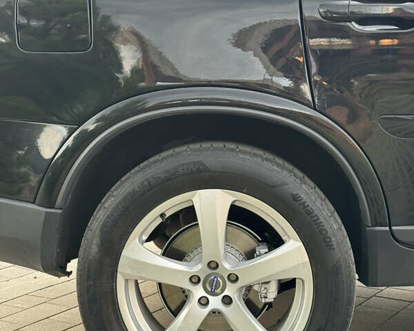 Чорний Вольво ХС90, об'ємом двигуна 2.4 л та пробігом 235 тис. км за 16500 $, фото 17 на Automoto.ua