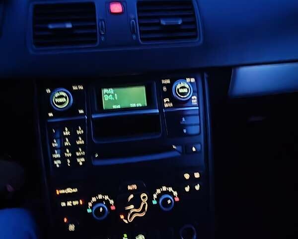 Черный Вольво ХС90, объемом двигателя 2.4 л и пробегом 305 тыс. км за 18000 $, фото 8 на Automoto.ua