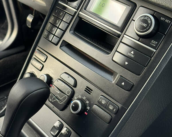 Чорний Вольво ХС90, об'ємом двигуна 2.4 л та пробігом 235 тис. км за 16500 $, фото 32 на Automoto.ua