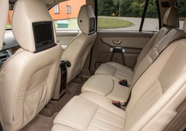 Черный Вольво ХС90, объемом двигателя 2.39 л и пробегом 280 тыс. км за 4500 $, фото 6 на Automoto.ua