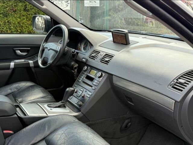 Черный Вольво ХС90, объемом двигателя 2.4 л и пробегом 270 тыс. км за 3100 $, фото 8 на Automoto.ua