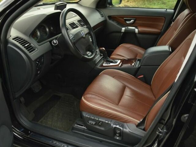 Черный Вольво ХС90, объемом двигателя 2.4 л и пробегом 262 тыс. км за 4400 $, фото 6 на Automoto.ua