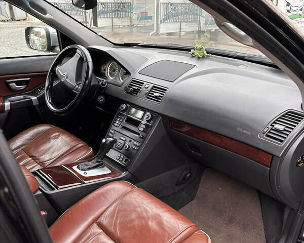 Черный Вольво ХС90, объемом двигателя 2.4 л и пробегом 250 тыс. км за 17500 $, фото 9 на Automoto.ua