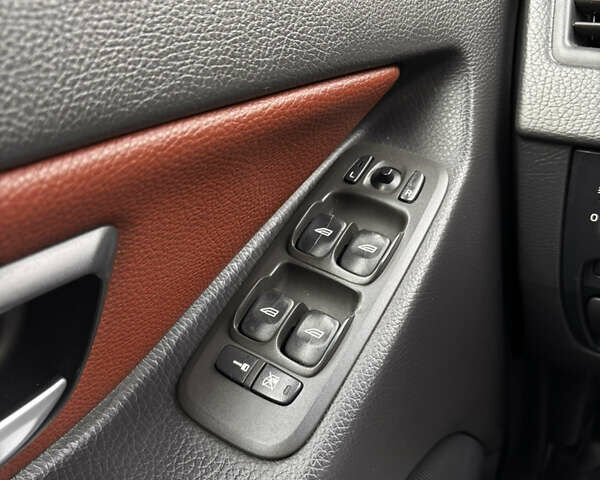 Черный Вольво ХС90, объемом двигателя 2.4 л и пробегом 250 тыс. км за 17500 $, фото 24 на Automoto.ua