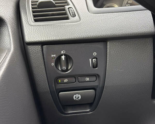 Черный Вольво ХС90, объемом двигателя 2.4 л и пробегом 250 тыс. км за 17500 $, фото 25 на Automoto.ua