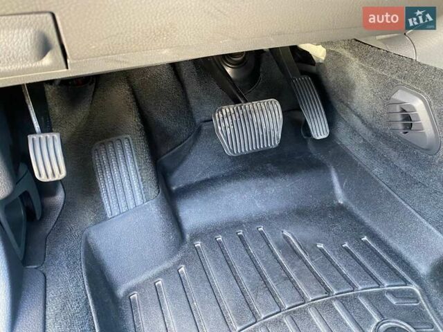 Чорний Вольво ХС90, об'ємом двигуна 2.4 л та пробігом 194 тис. км за 22500 $, фото 13 на Automoto.ua